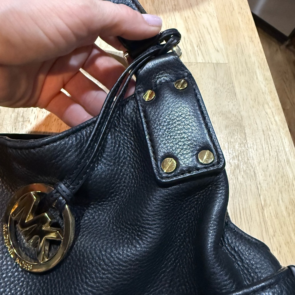 Michael Kors Portland Black Pebbled Leather Hobo Tote Shoulder Handbag Purse - Picture 5 of 11